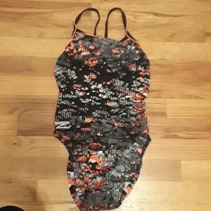 One piece swim suit